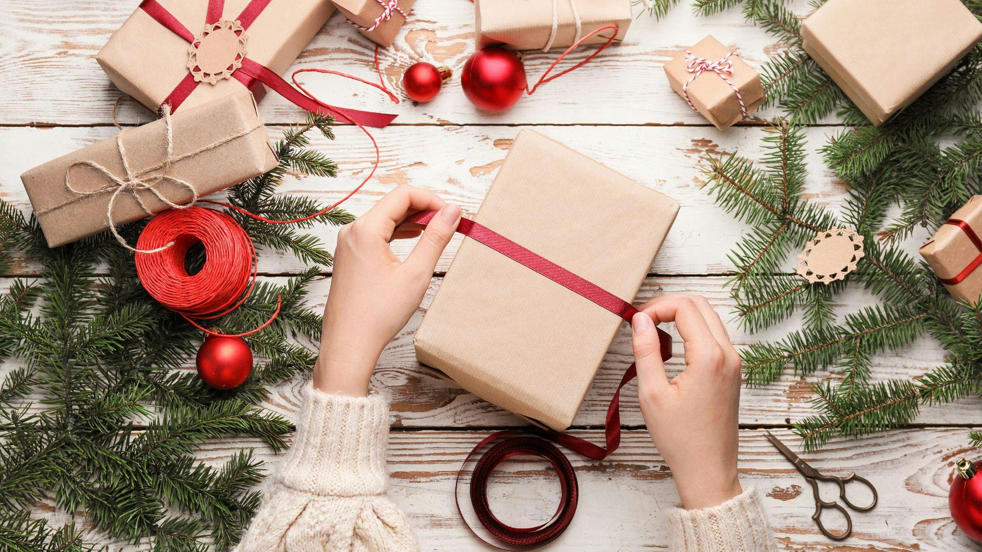 5 Smart Tips to Keep Your Christmas Gifts on a Budget